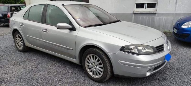 RENAULT LagunaII Phase 2 (BG) Berline 1.9 dCi 125 cv Paiement possible en  4  ou 10 FOIS